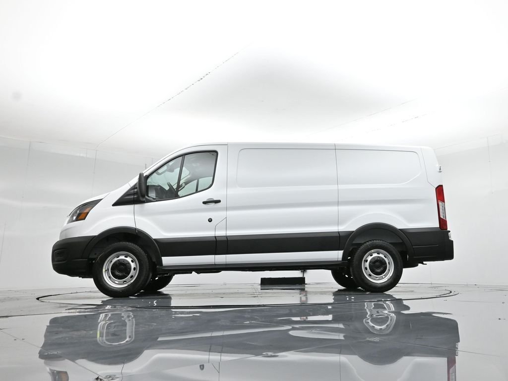 New 2026 Oxford White Ford Base image 7