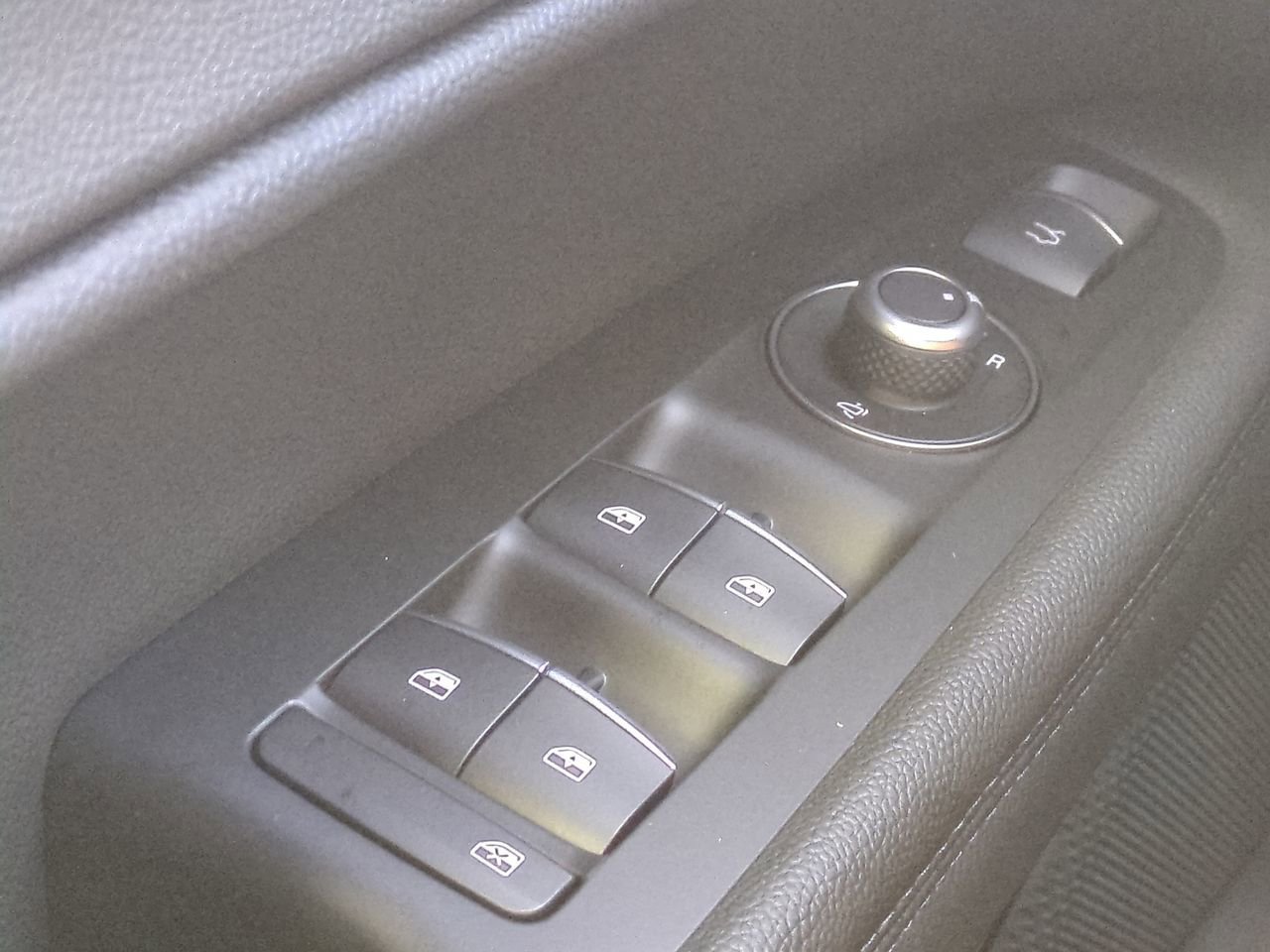 2025 Alfa Romeo Stelvio Base - Photo 23