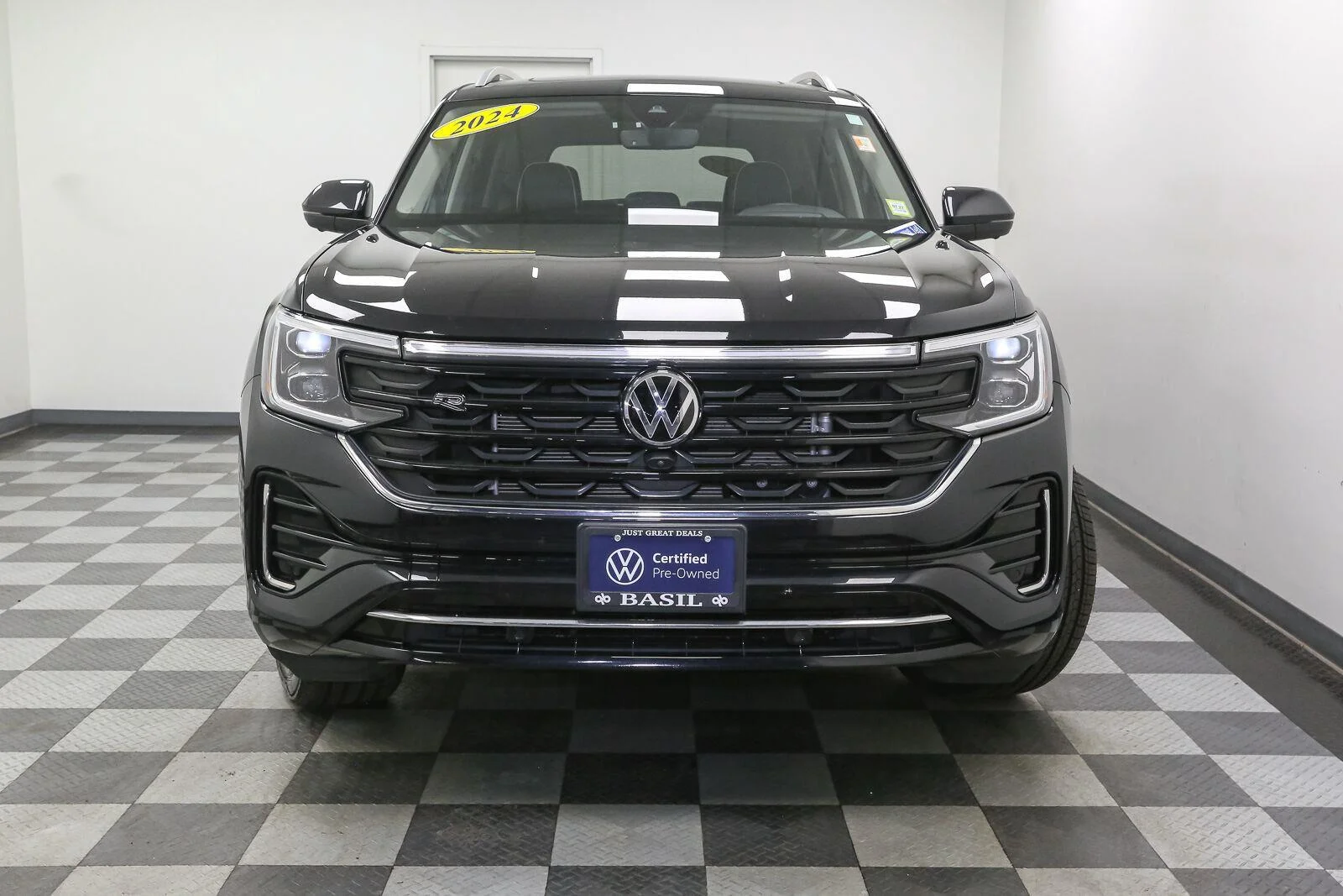 Certified Used 2024 Deep Black Pearl Volkswagen 2.0T SEL Premium R-Line image 4