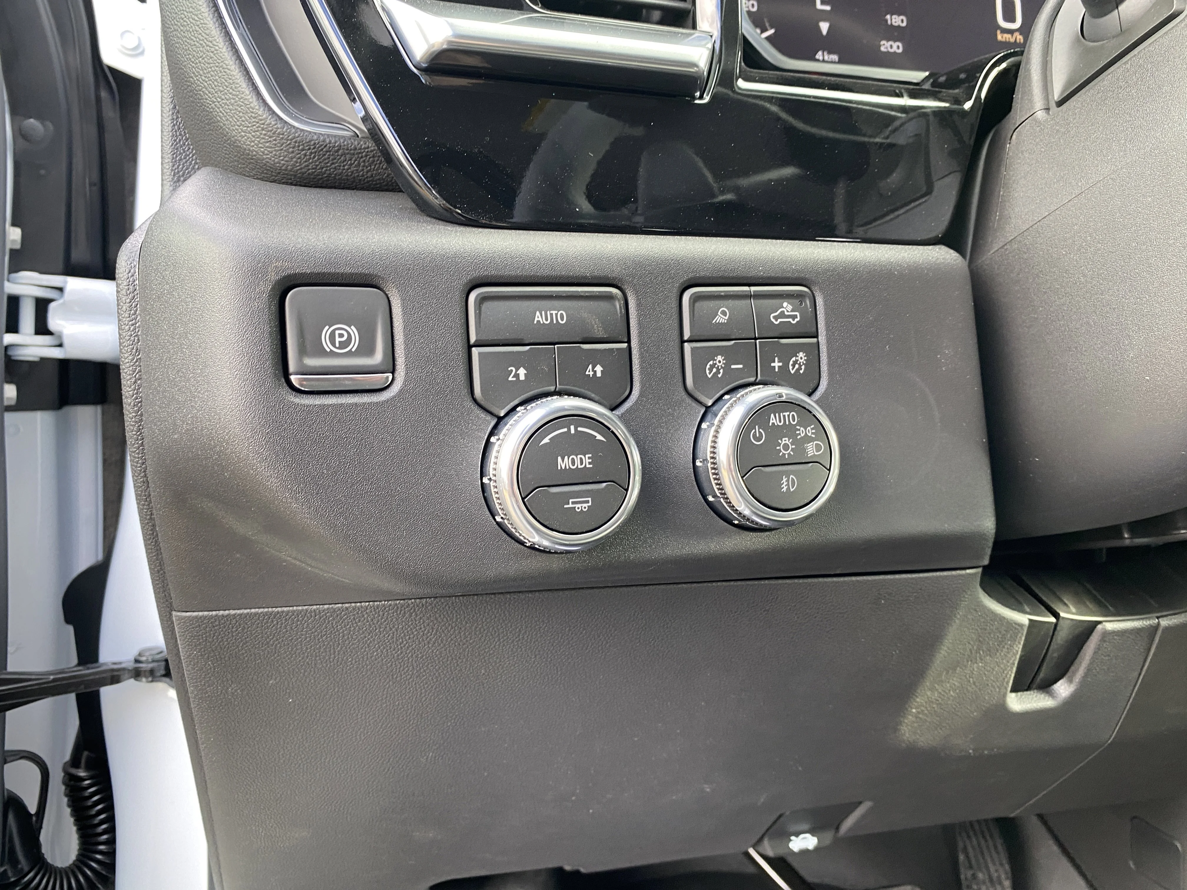 New 2026 Summit White GMC Elevation image 26