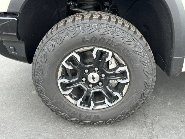 2026 Chevrolet Silverado 1500 ZR2 - Photo 15