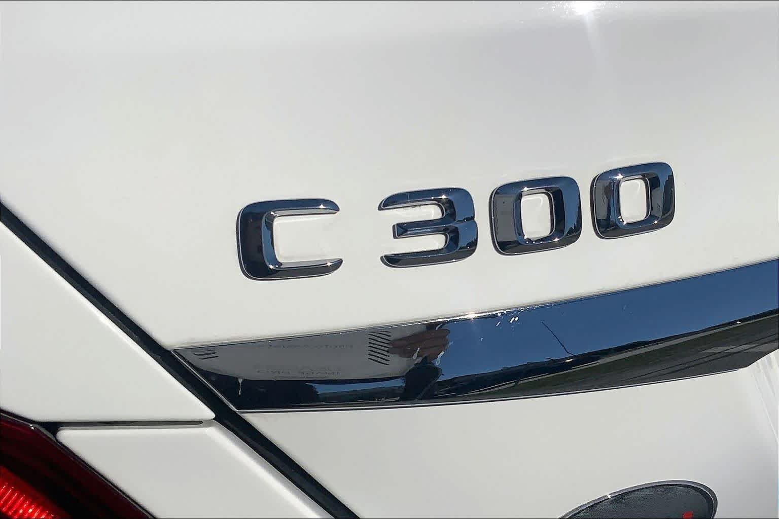 Used 2016 Polar White Mercedes-Benz C 300 Luxury image 33