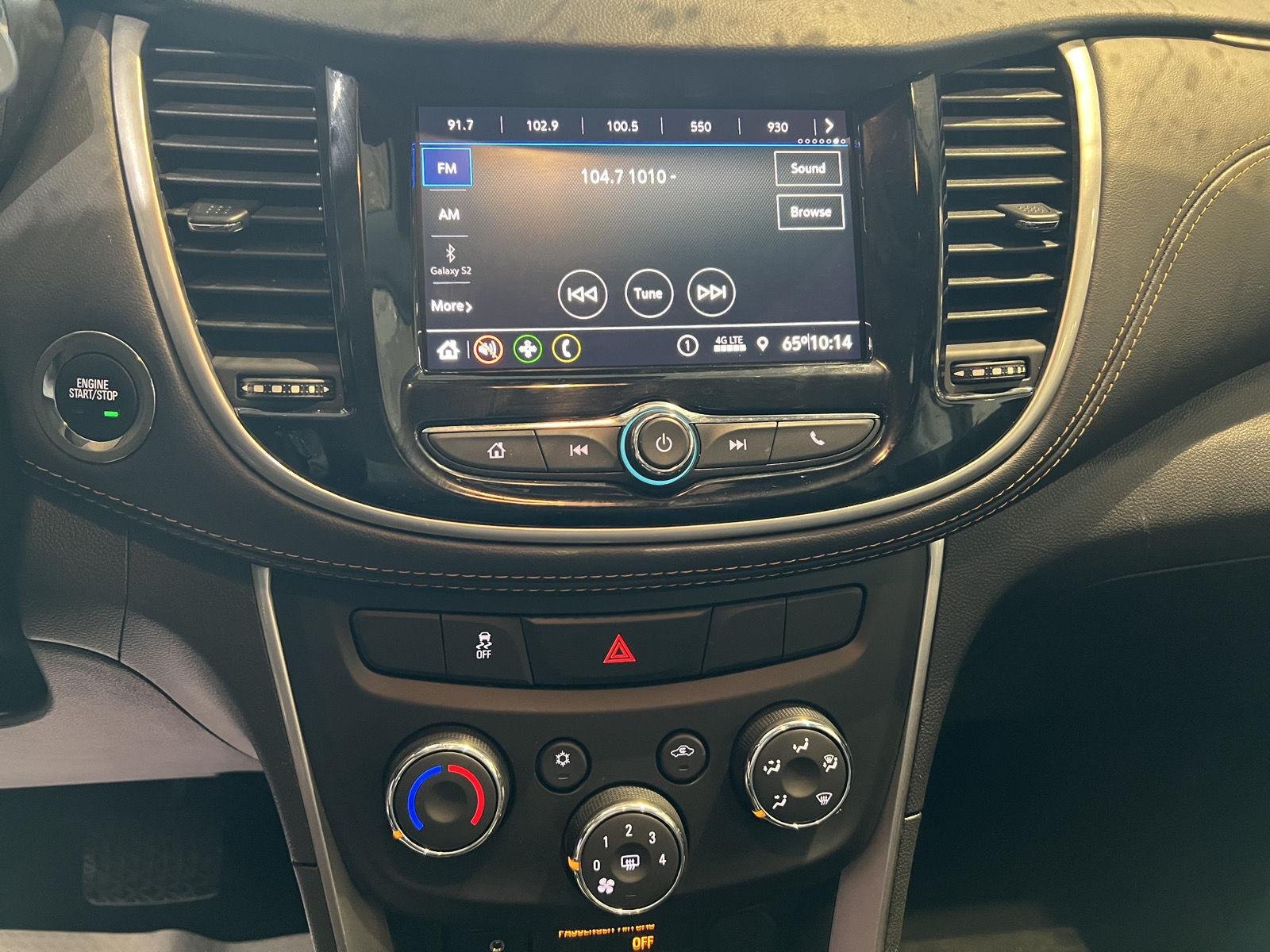 Used 2022 SUMMIT WHITE Chevrolet LT image 19