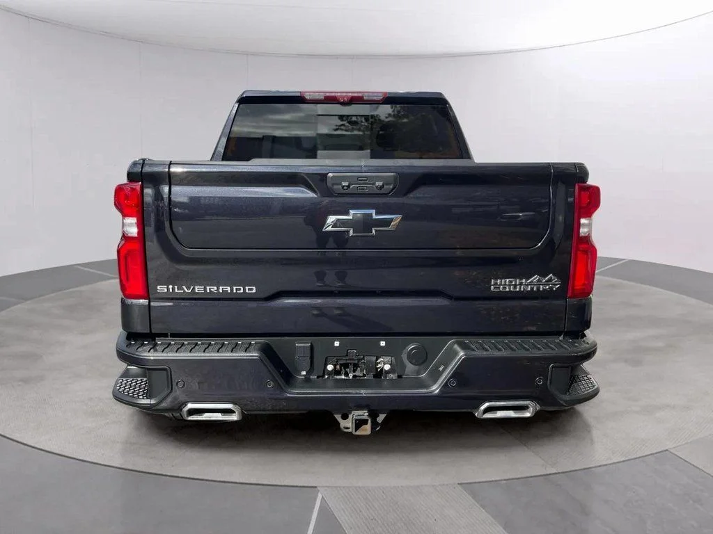 Used 2022 Dark Ash Metallic Chevrolet High Country image 4