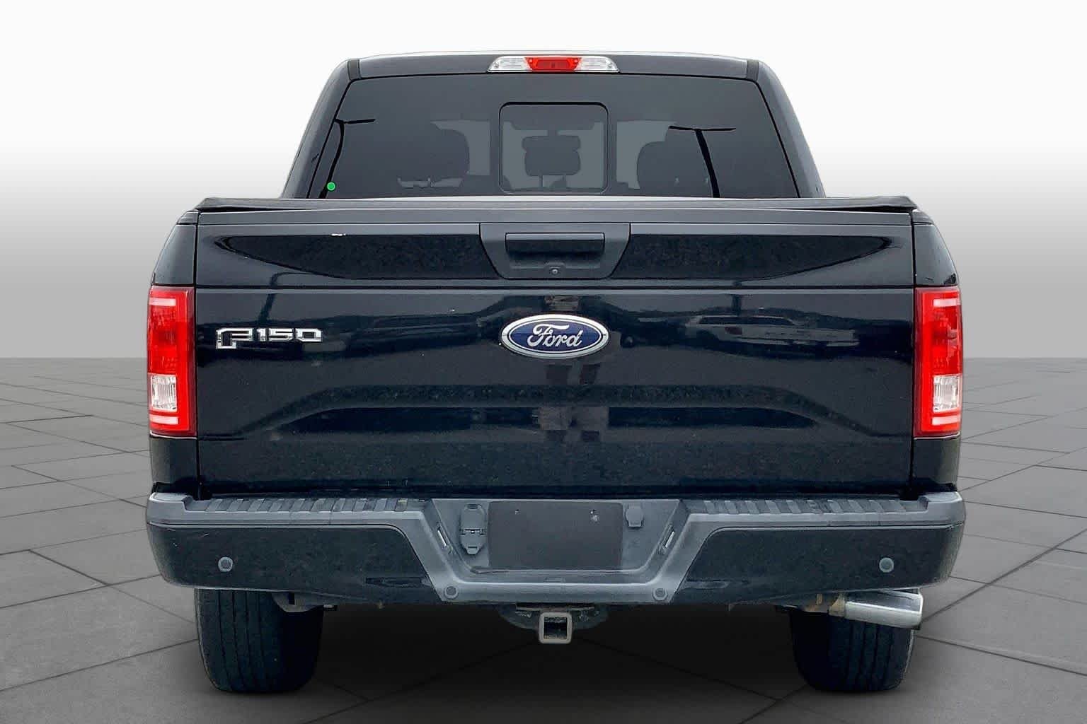 Used 2017 Shadow Black Ford XLT image 5