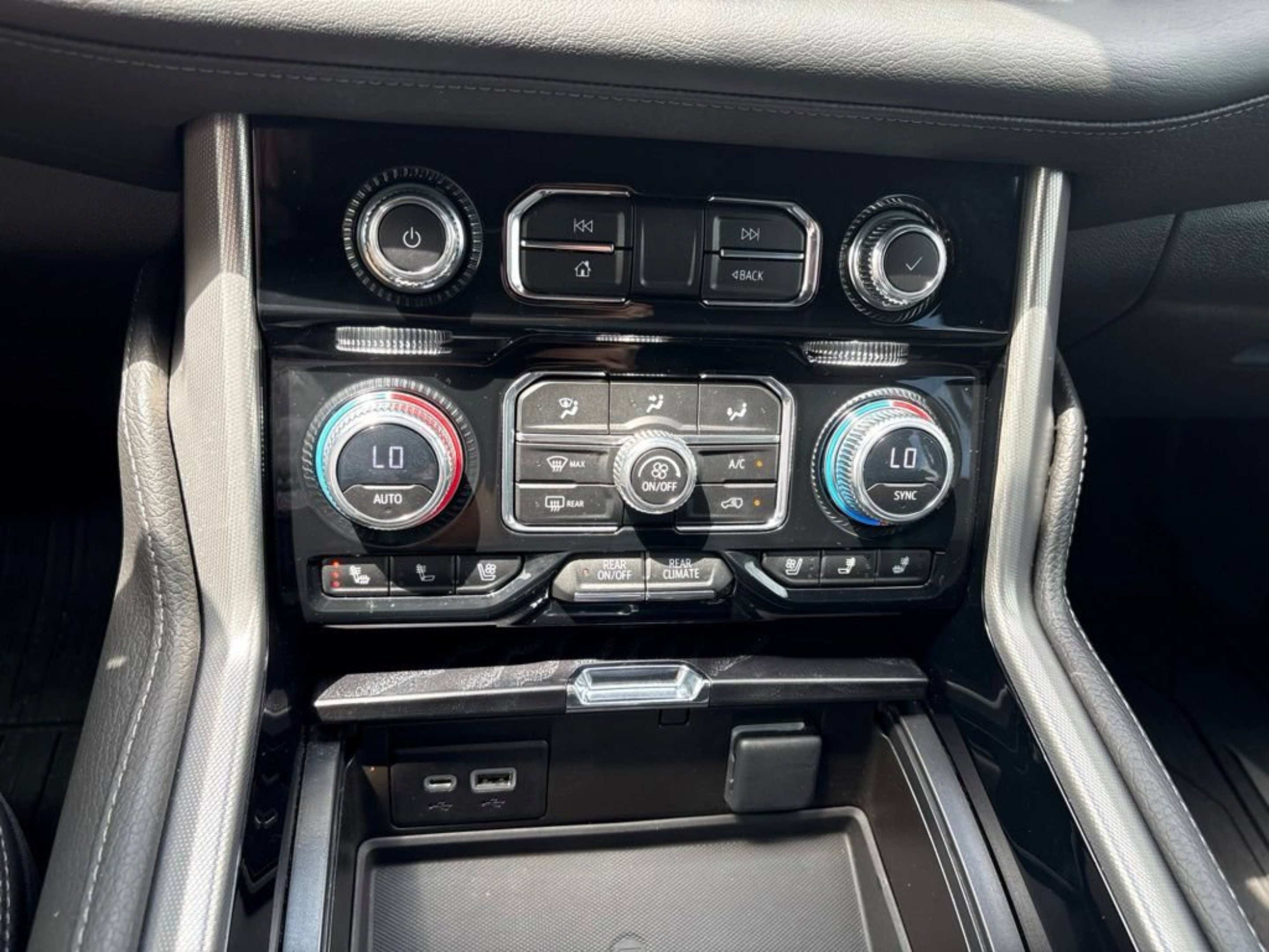 Used 2023 Sterling Metallic GMC Denali image 17
