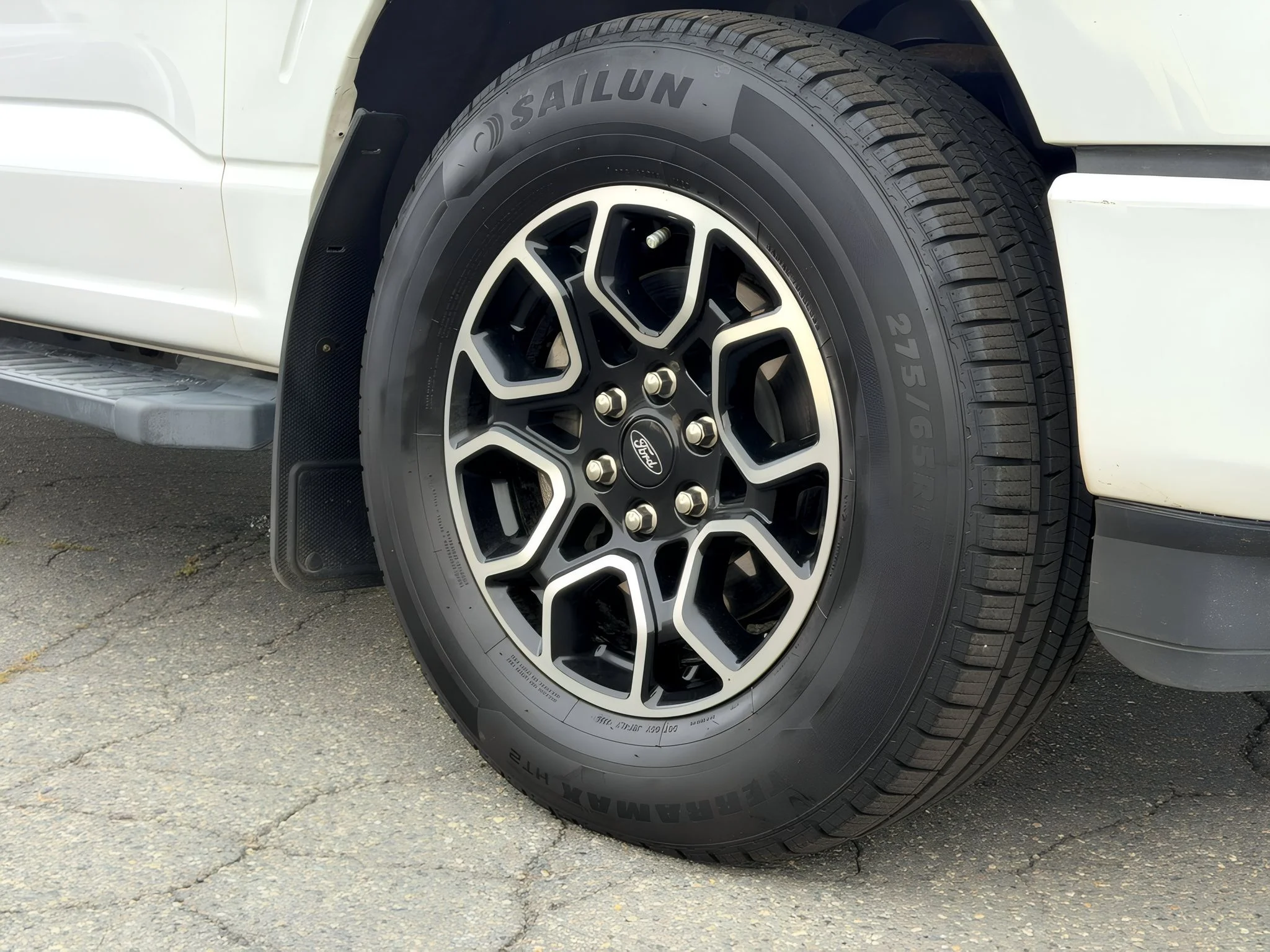 Used 2021 Oxford White Ford XLT image 9