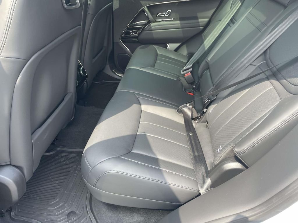 New 2026 Fuji White Land Rover Dynamic SE image 15