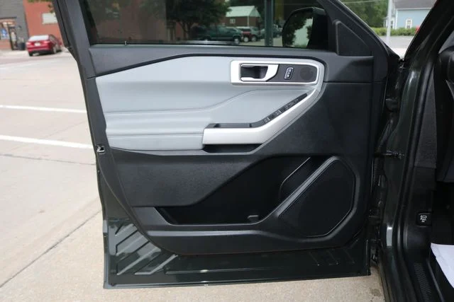 Used 2022 Green Metallic Ford XLT image 5