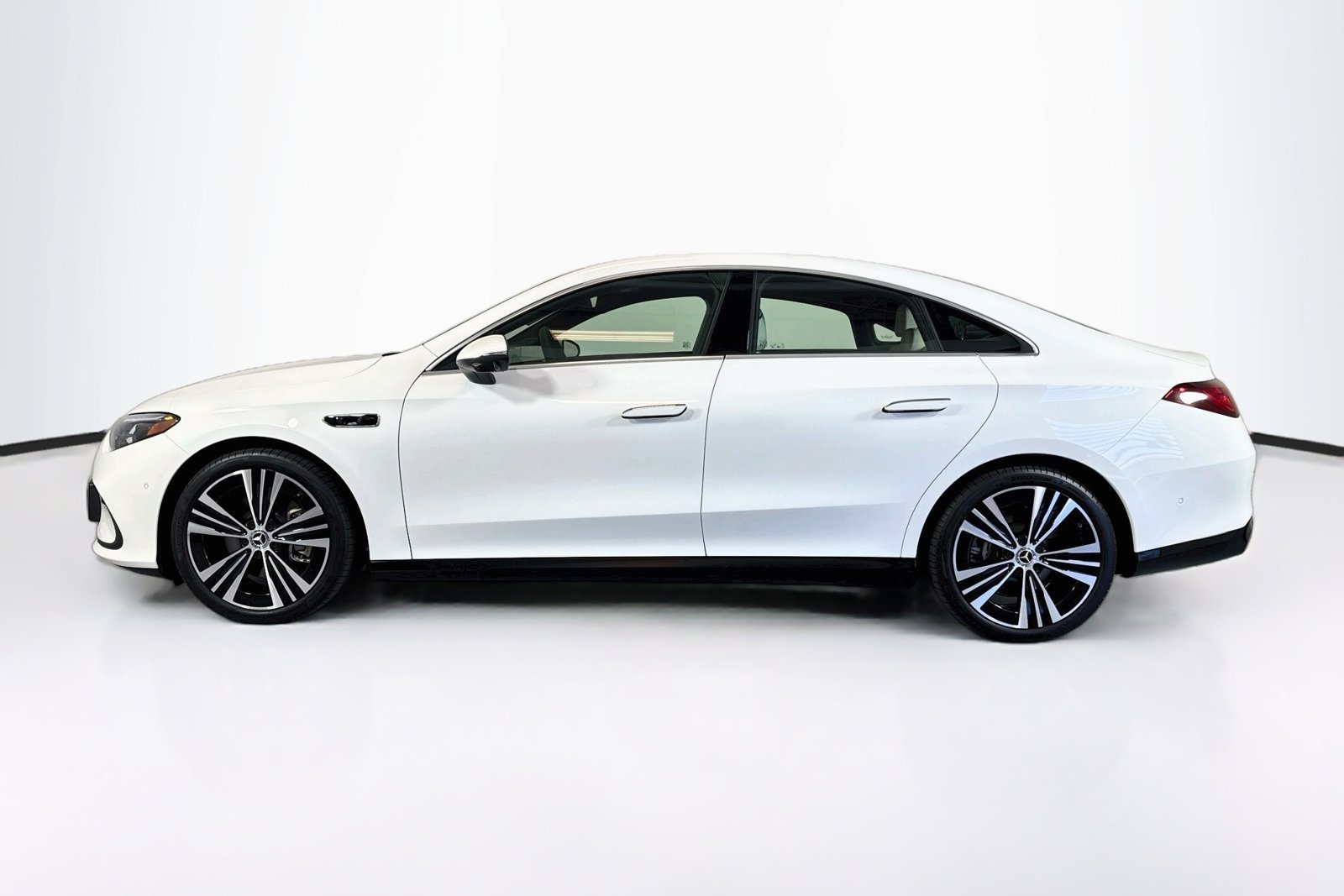 Used 2027 Polar White Mercedes-Benz CLA 250+ Electric image 8