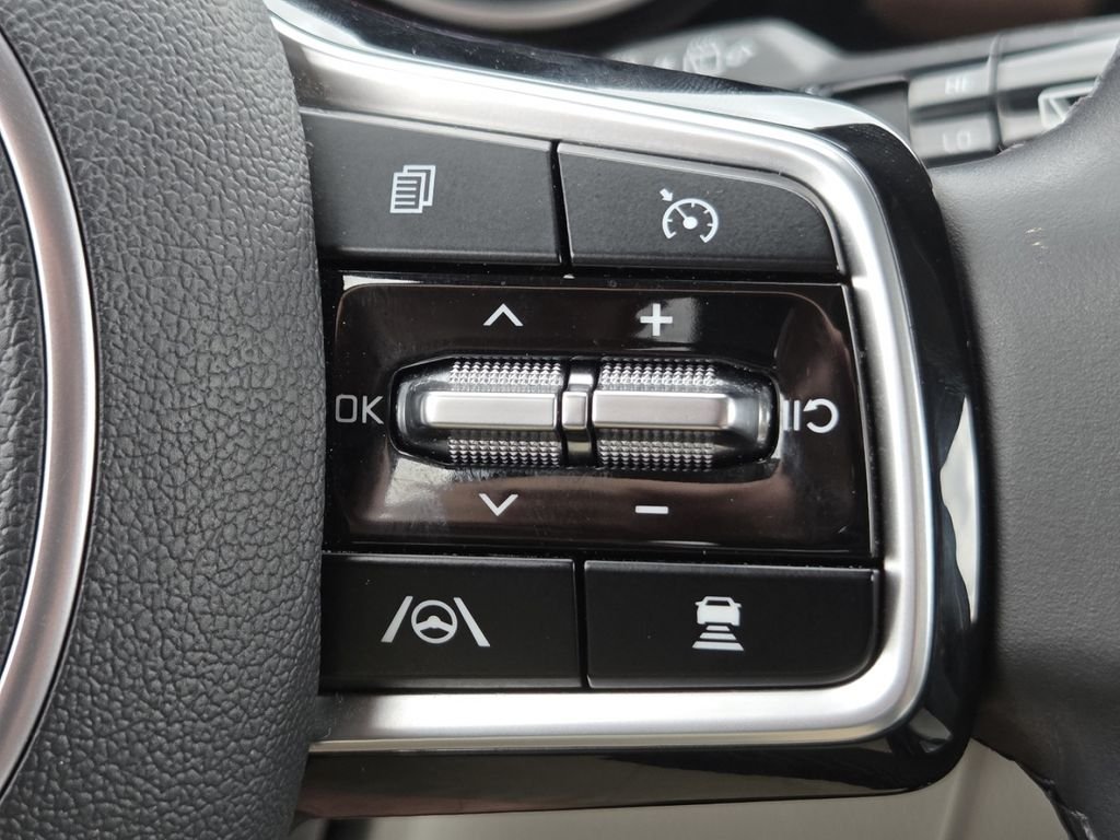 2022 Kia Carnival SX - Photo 11