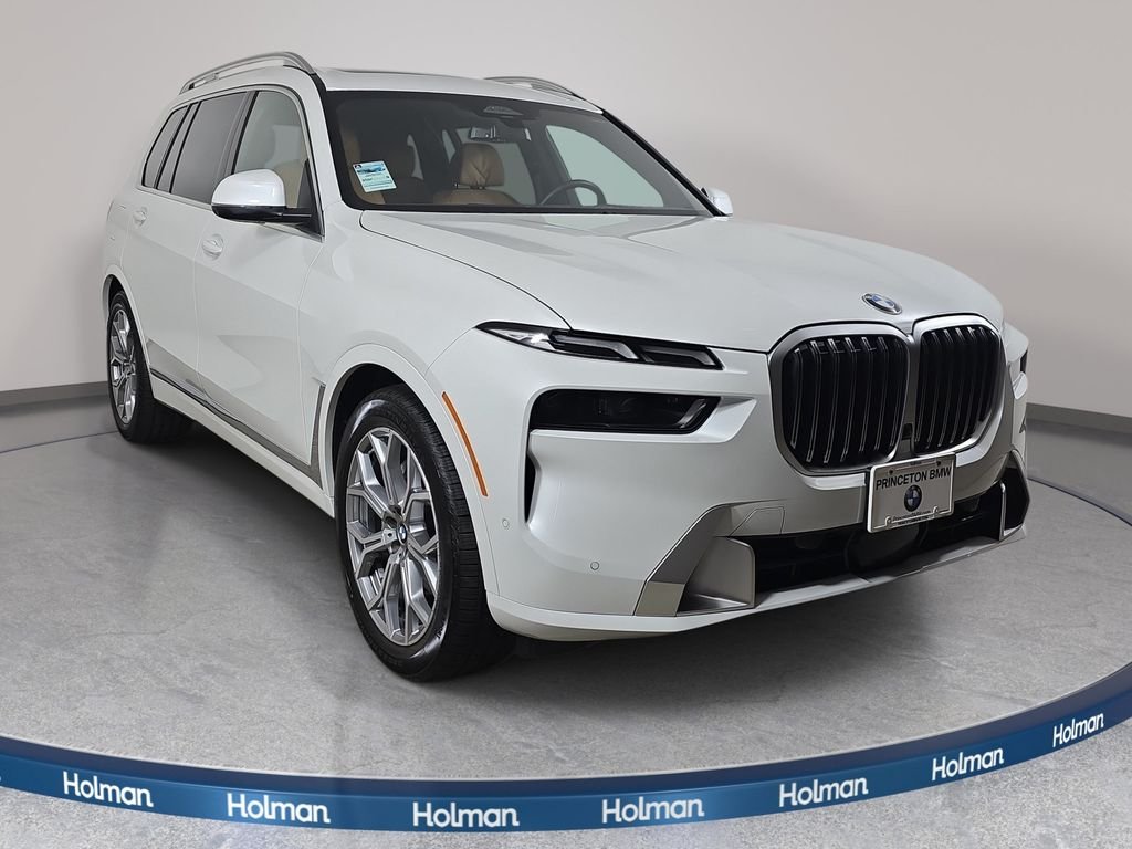 Used 2026 Mineral White Metallic BMW xDrive40i image 4