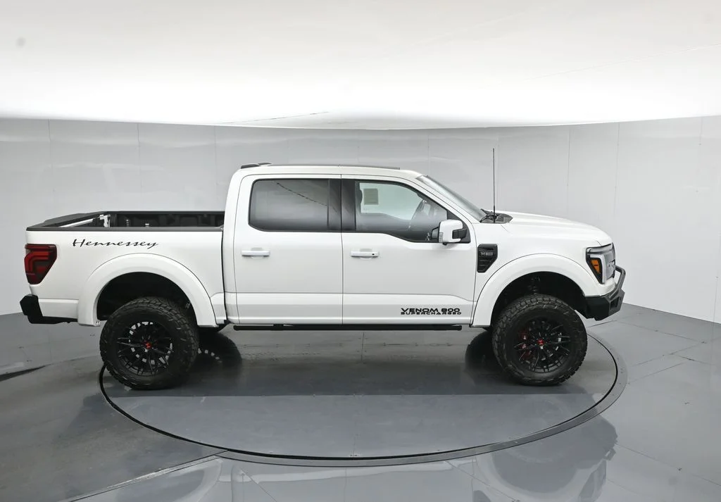 New 2026 Star White Metallic Tri-Coat Ford Lariat image 43