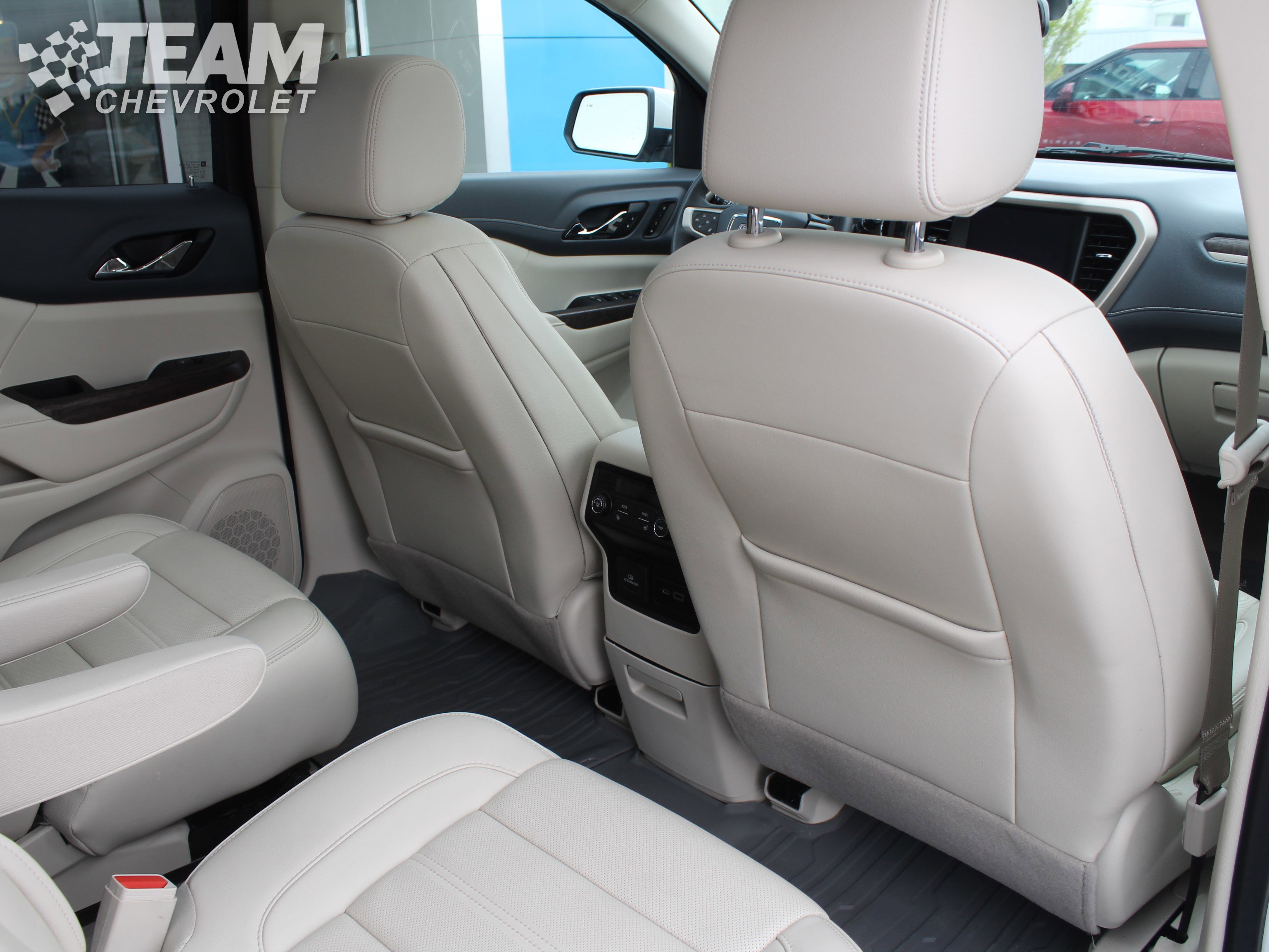 2023 GMC Acadia Denali - Photo 27
