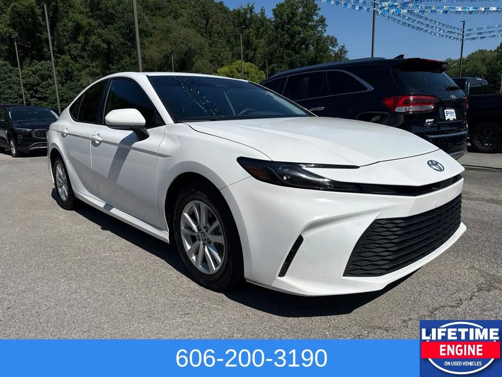 Used 2025 White Toyota LE image 4