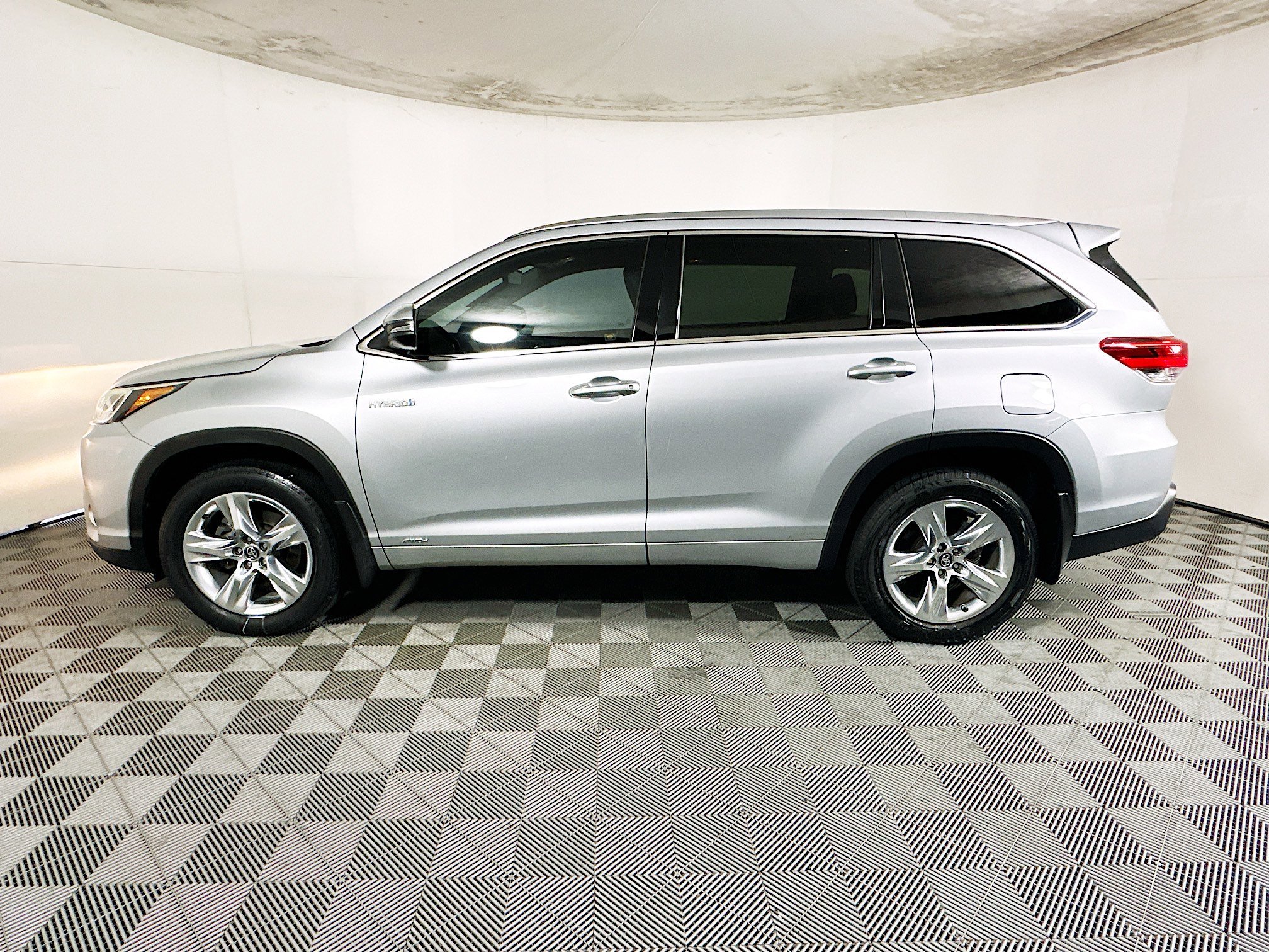 2018 Toyota Highlander thumbnail 8