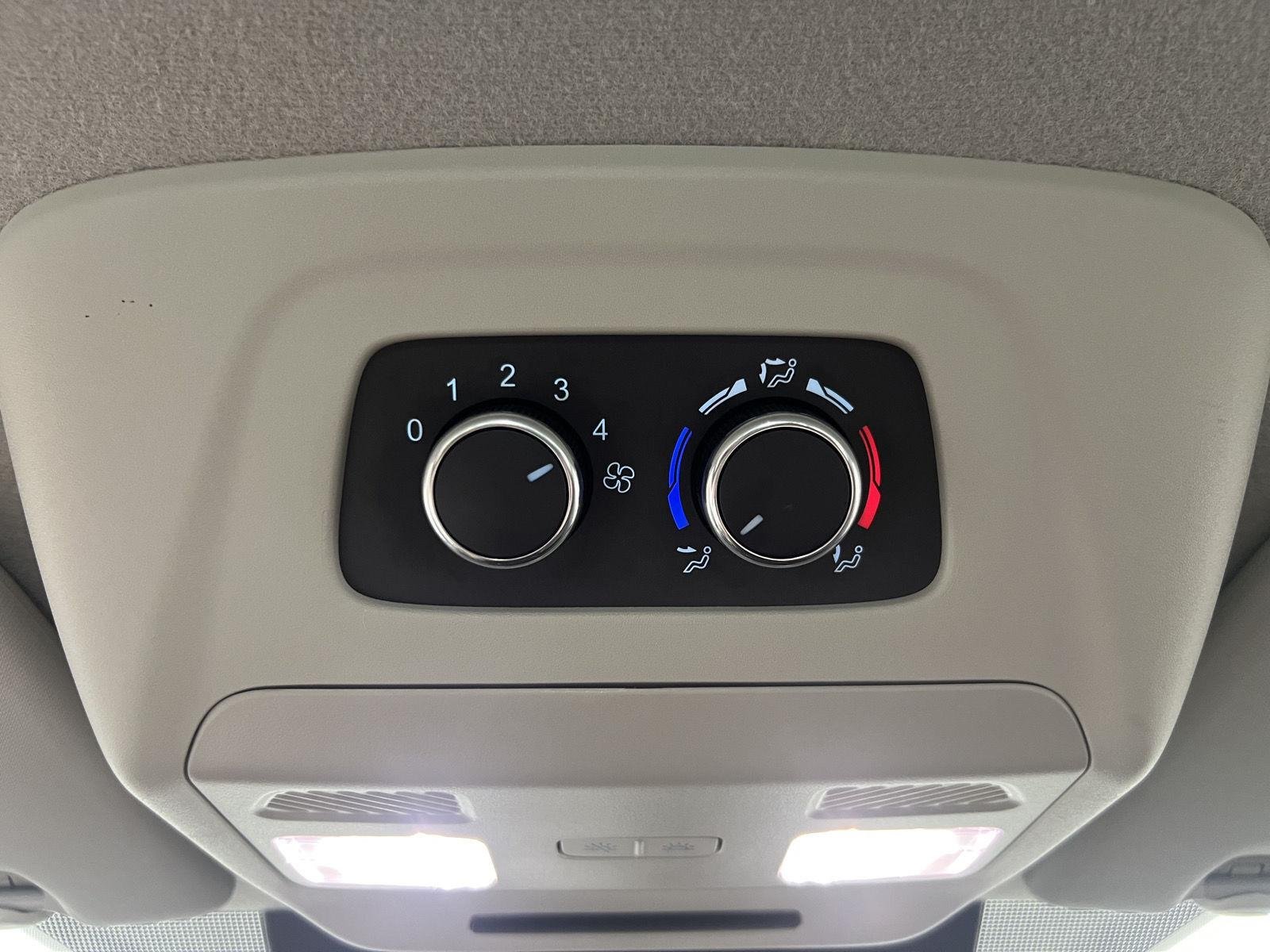 Used 2026 Oxford White Ford XLT image 19