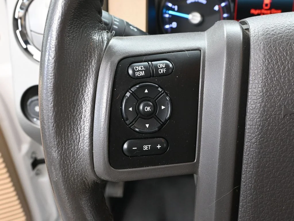 Used 2015 White Ford Lariat image 21
