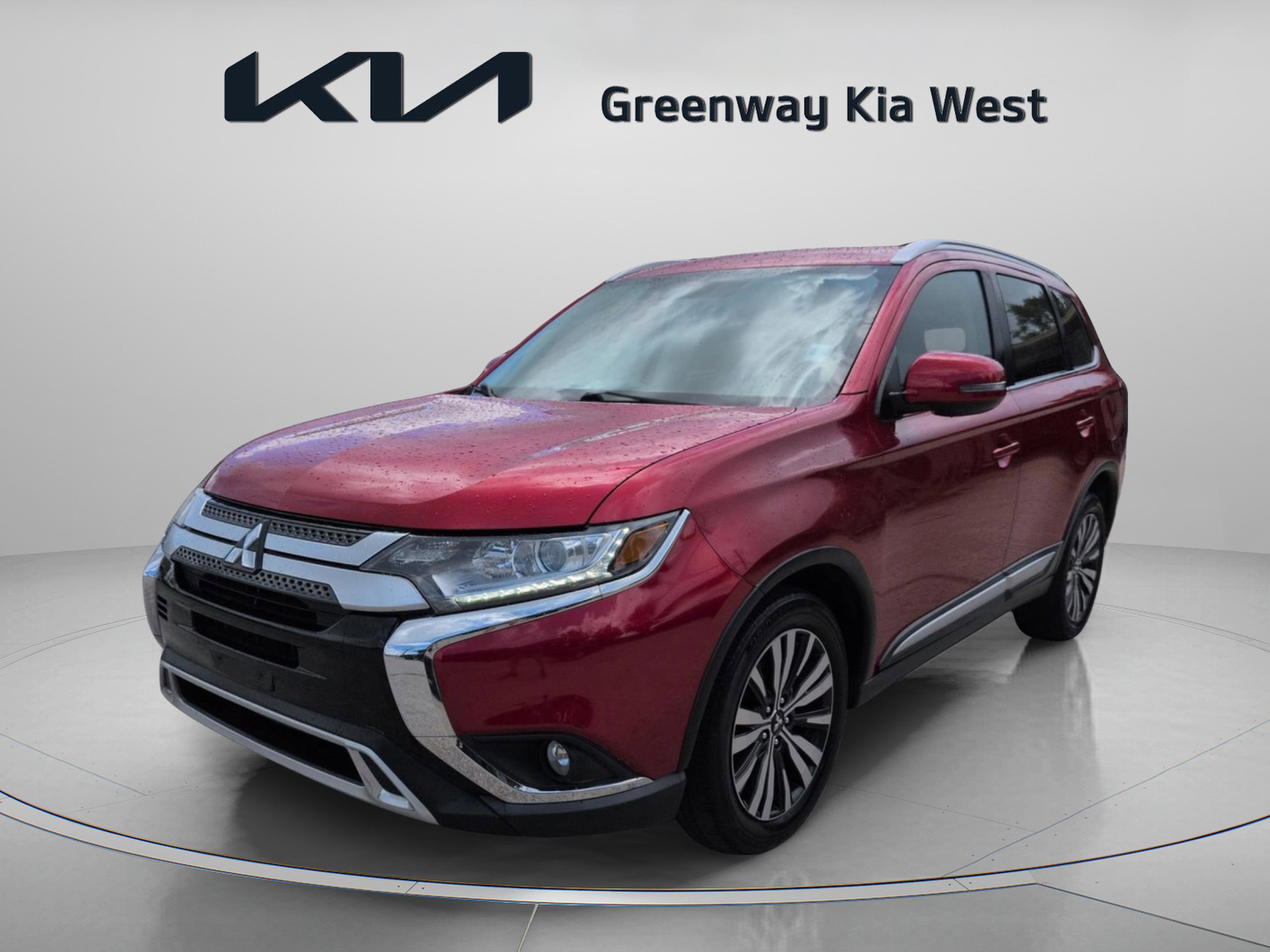 Used 2020 Red Diamond Mitsubishi SE image 4
