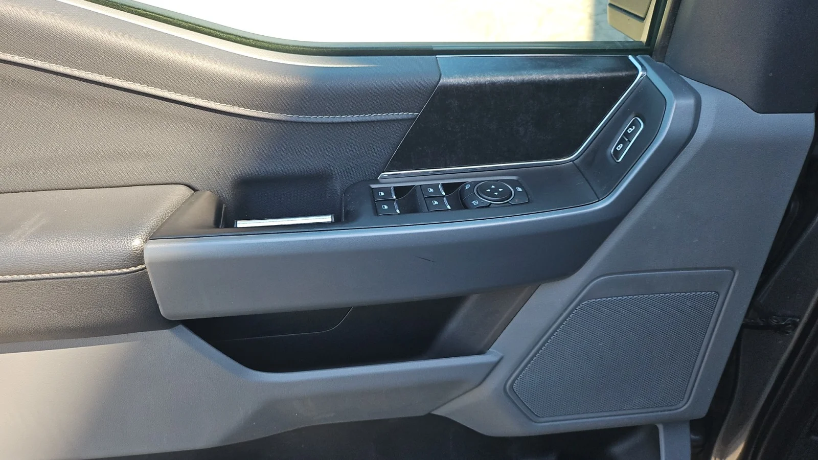 Used 2023 Gray Ford XLT image 11