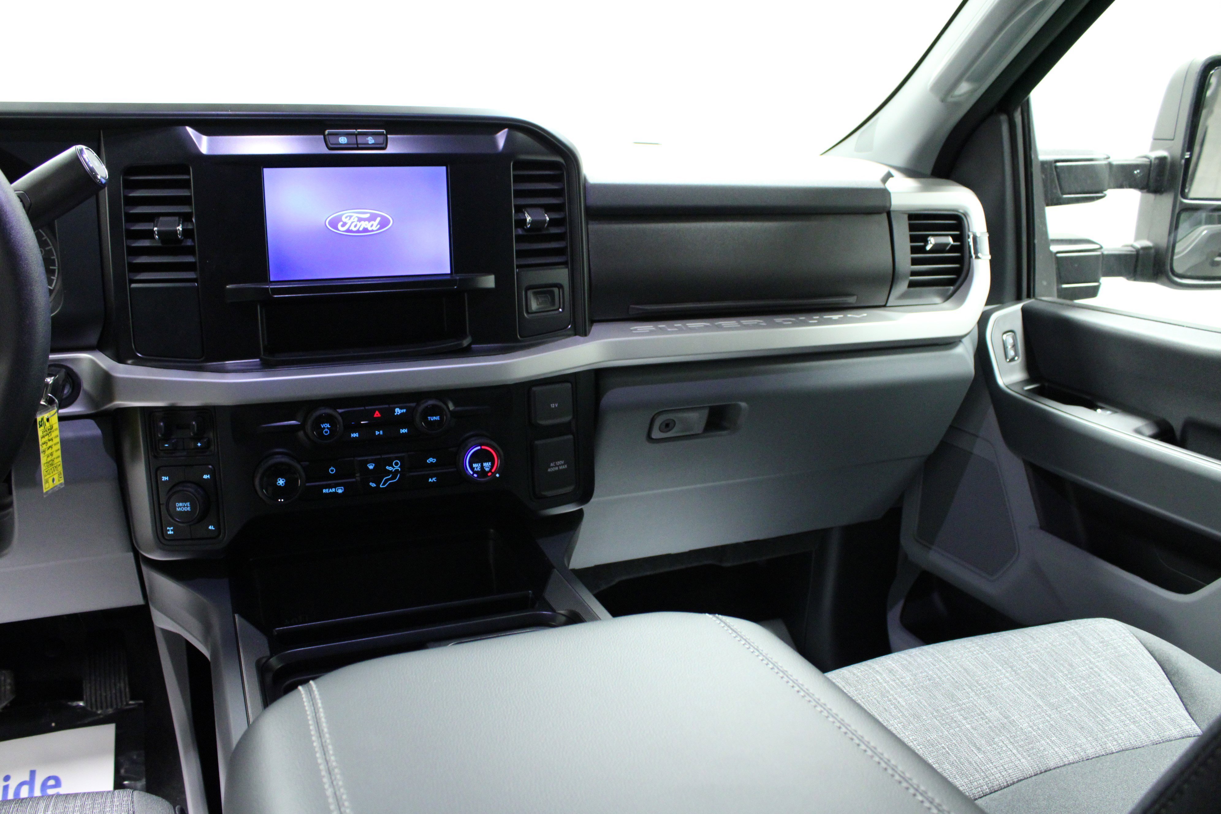 New 2026 Carbonized Gray Metallic Ford XLT image 19