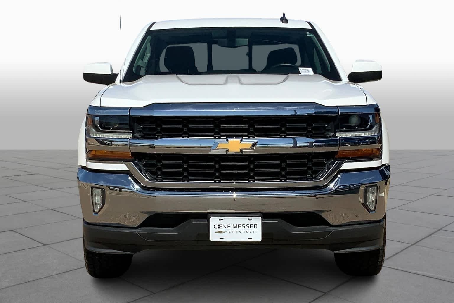 Used 2017 Summit White Chevrolet LT image 4