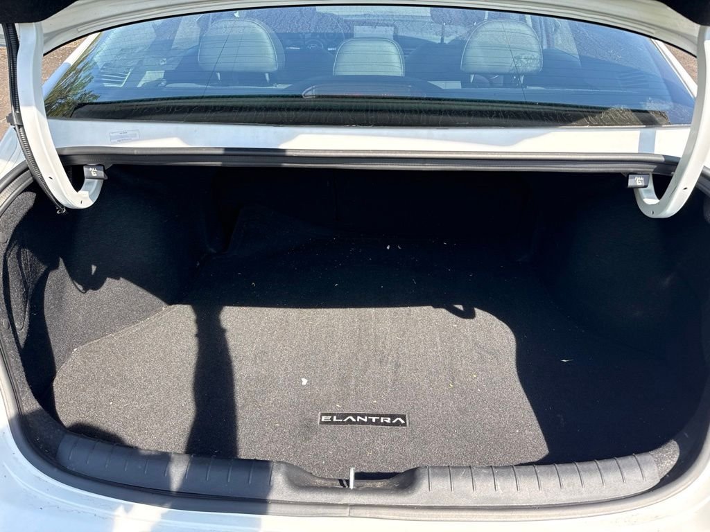 Used 2023 Lunar White Hyundai Limited image 19