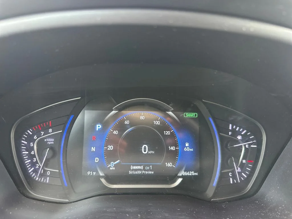 Used 2020 Quartz White Hyundai SEL image 17