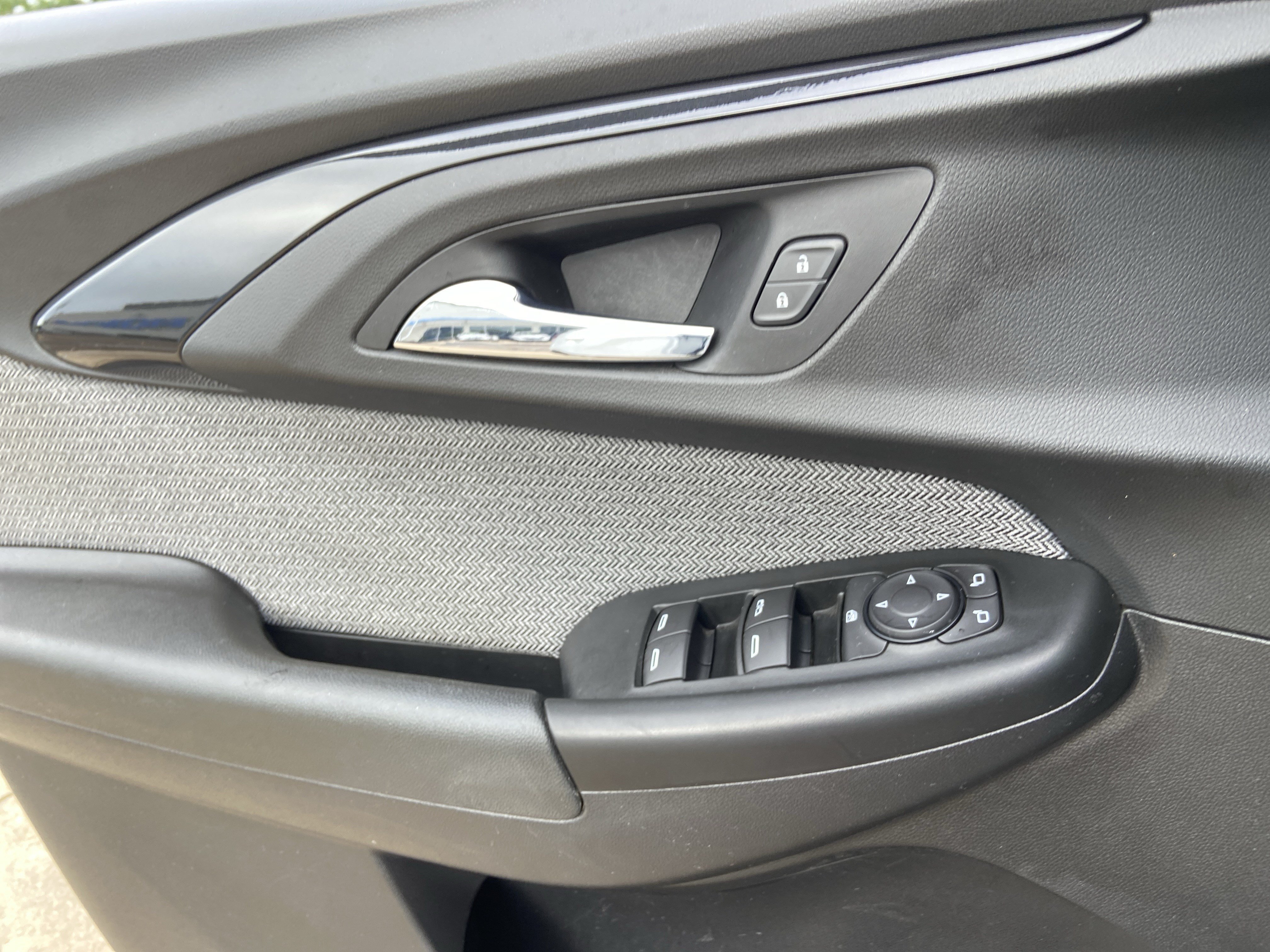 Used 2021 Summit White Chevrolet LS image 43