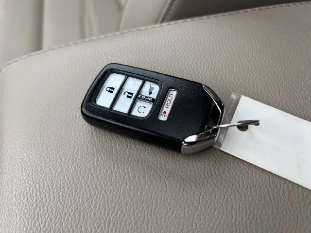 Used 2019 Platinum White Pearl Honda Touring image 30