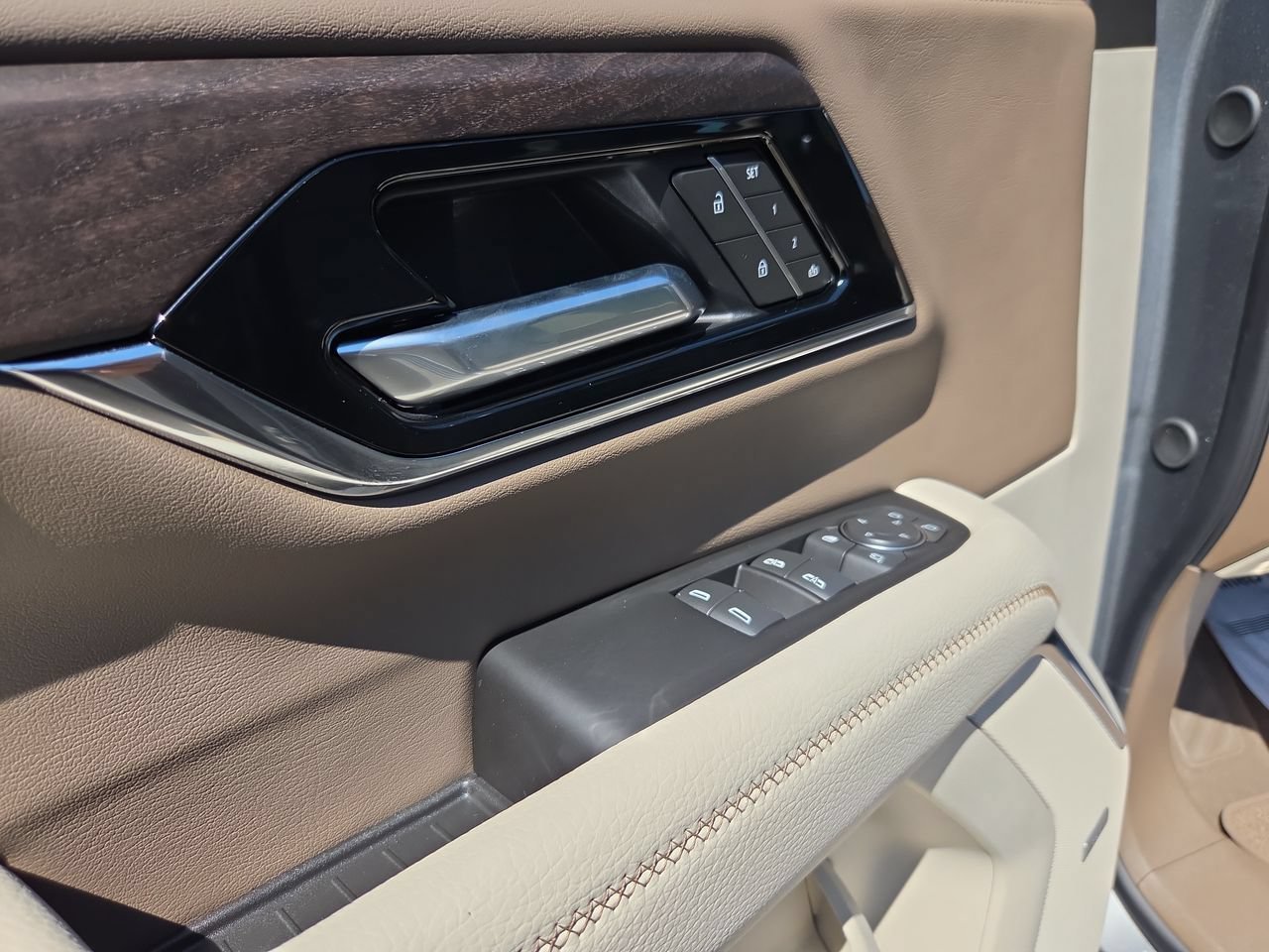 2026 GMC Yukon XL Denali - Photo 24