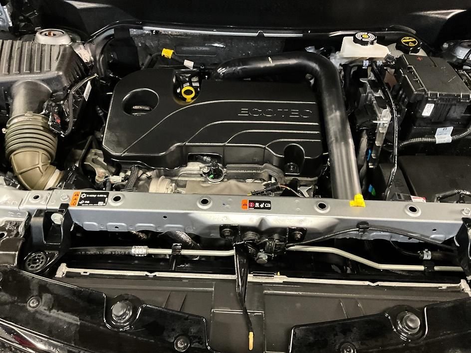 Used 2024 Gray Chevrolet Premier image 7