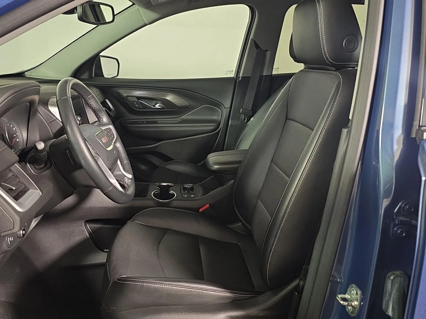 Used 2024 Downpour Metallic GMC SLT image 13