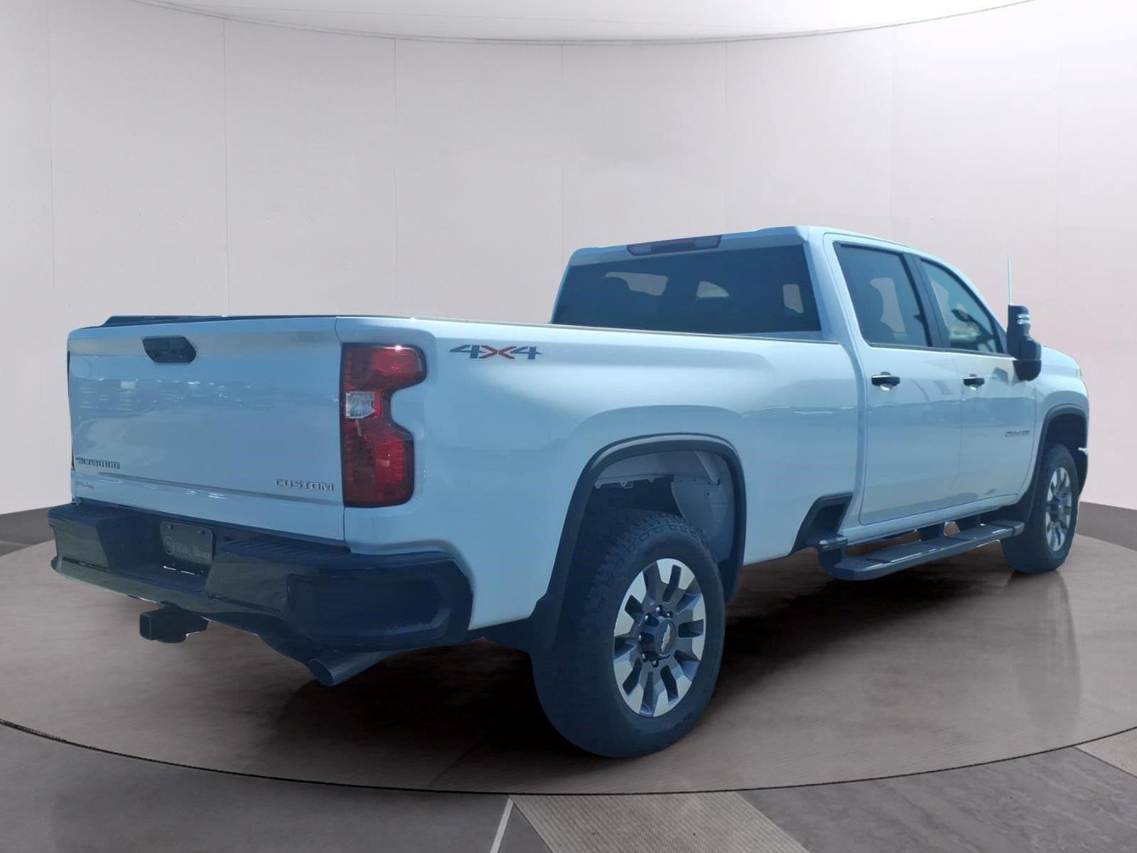 New 2026 Summit White Chevrolet Custom image 5