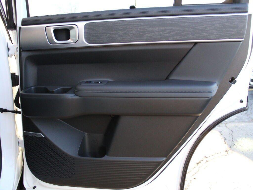 New 2026 White Hyundai Limited AWD image 12