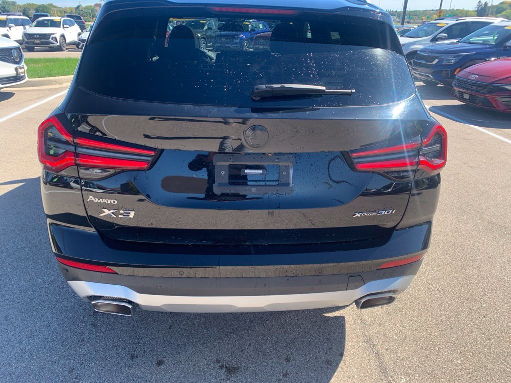Used 2023 Black BMW xDrive30i image 6