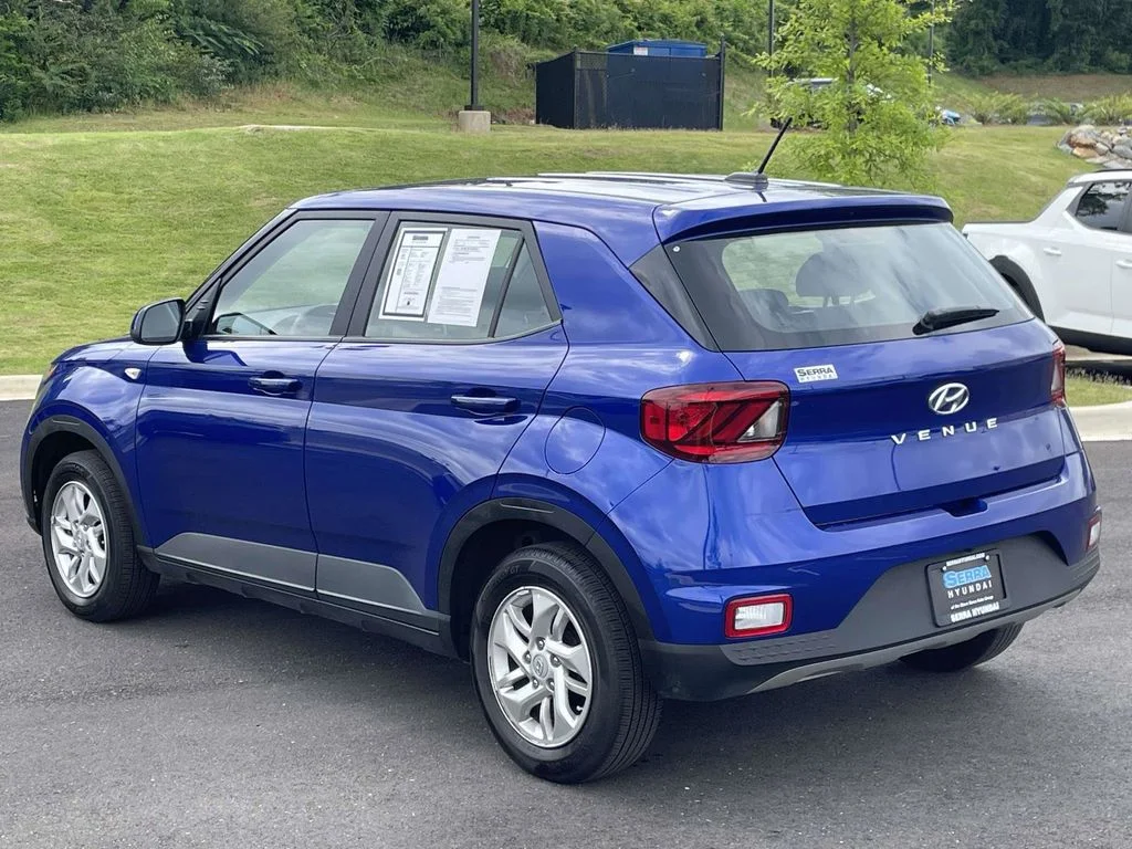 Used 2026 Blue Hyundai SE image 5