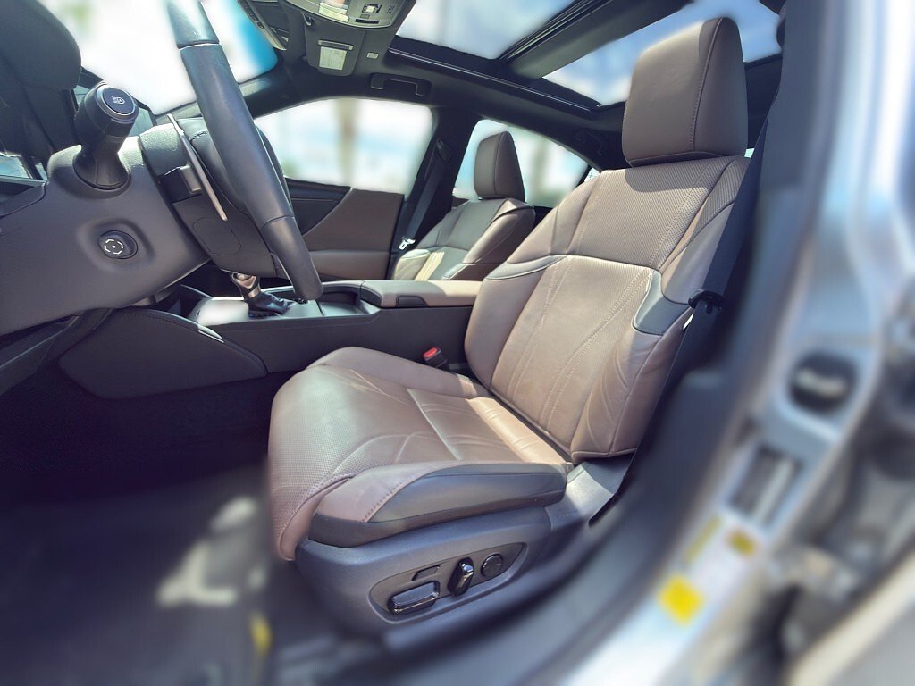 Certified Used 2024 IRIDIUM Lexus Ultra Luxury image 12