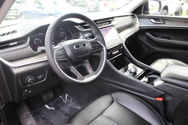 Used 2023 Black Jeep Limited image 3