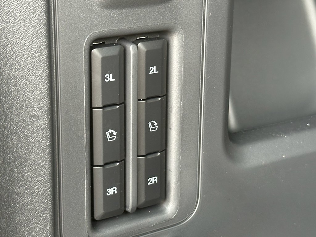 New 2025 Agate Black Metallic Ford Platinum® image 36