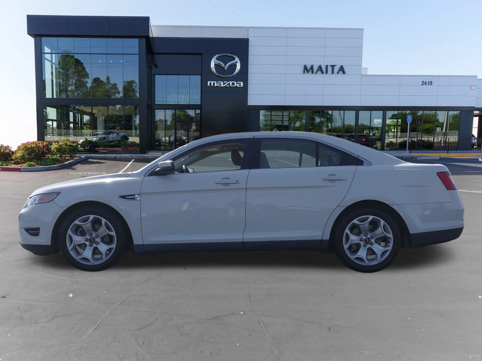 Used 2012 White Suede Ford SEL image 6