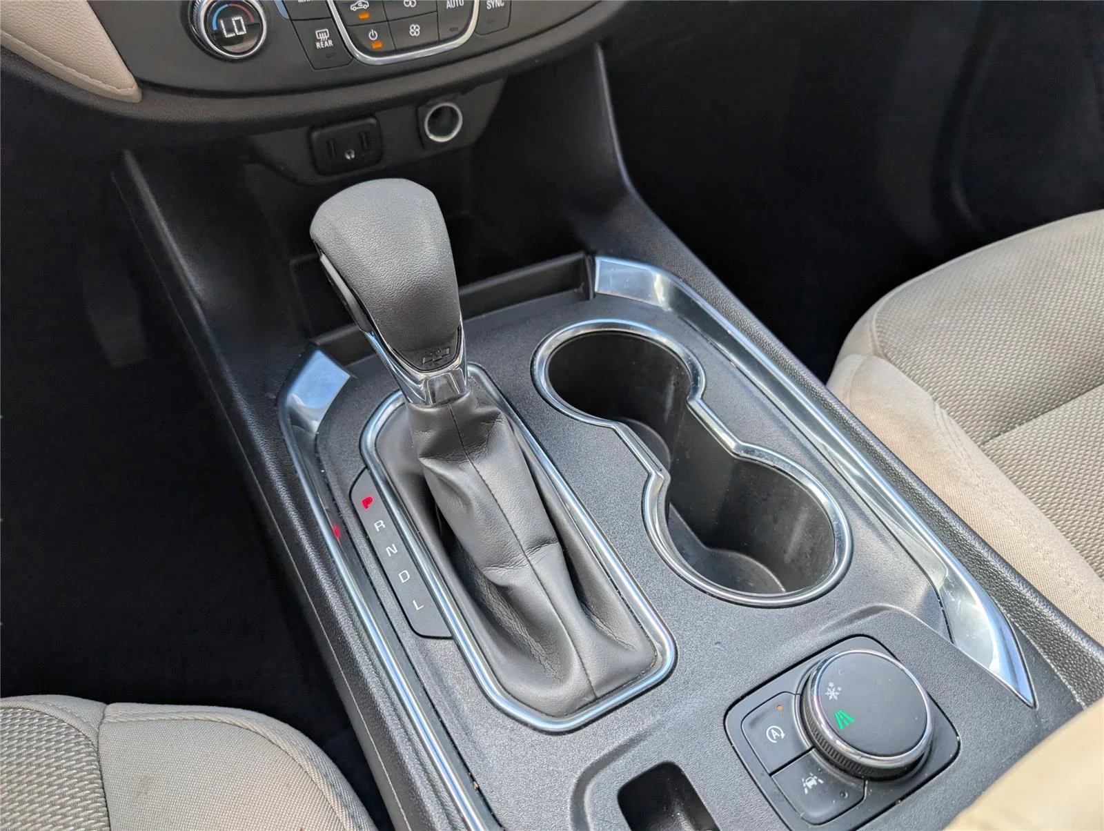 Used 2024 Summit White Chevrolet LS image 23