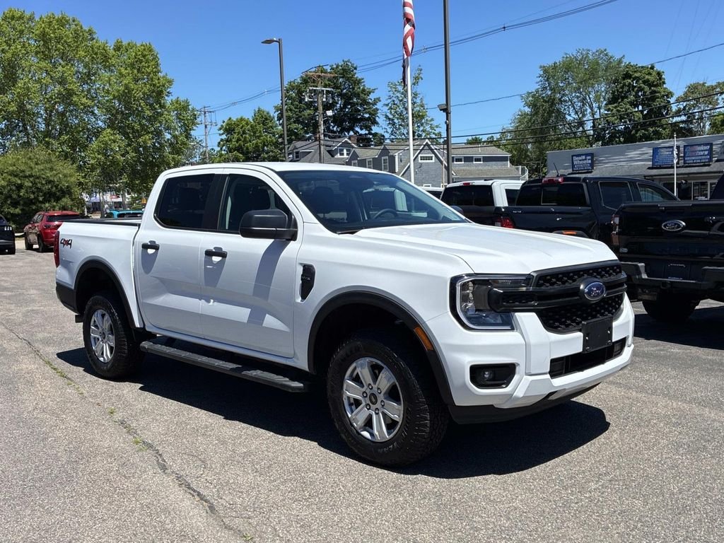 Used 2025 White Ford XL image 3