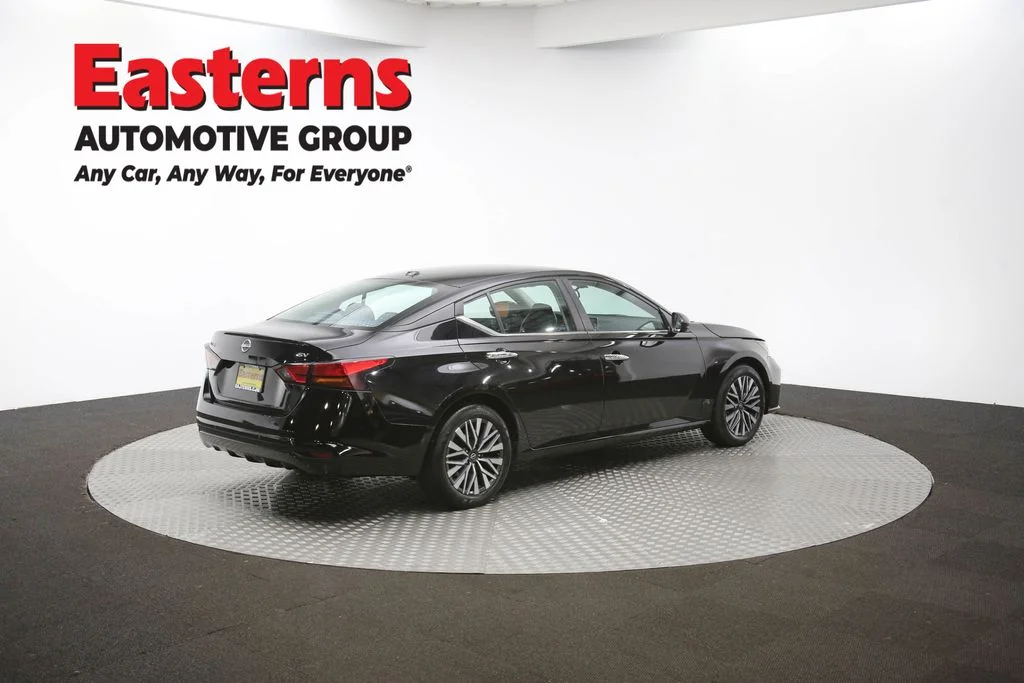 Used 2024 Black Nissan 2.5 SV image 38