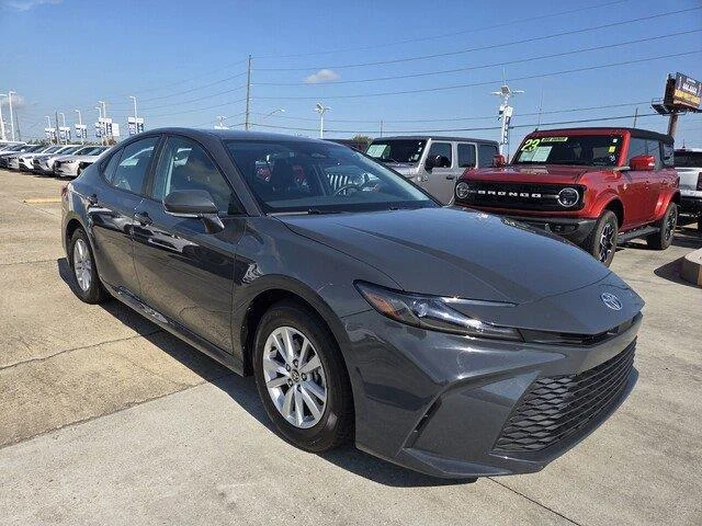 Used 2025 Midnight Black Metallic Toyota LE image 7