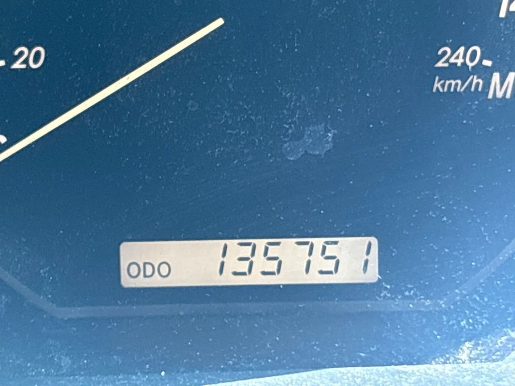 Used 2004 Blue Lexus 330 image 18