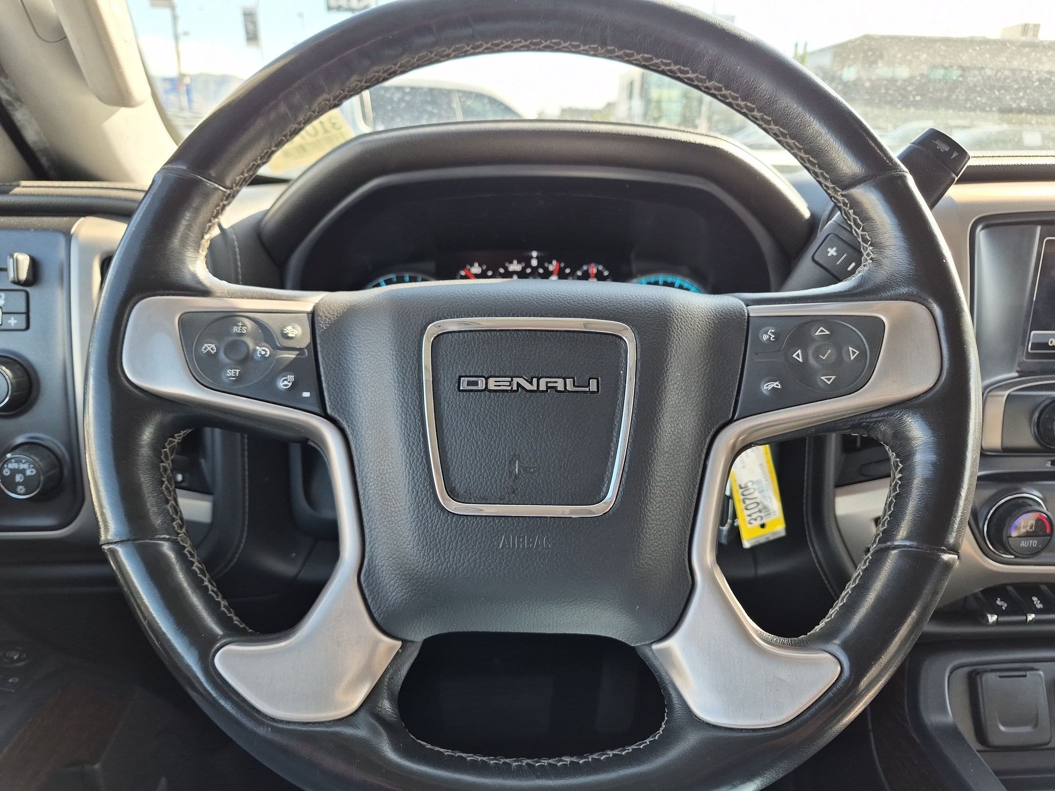 Used 2019 White Frost Tricoat GMC Denali image 15