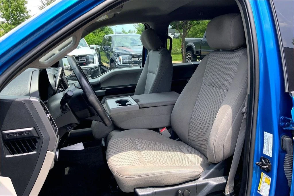 Used 2019 Blue Ford XLT image 8