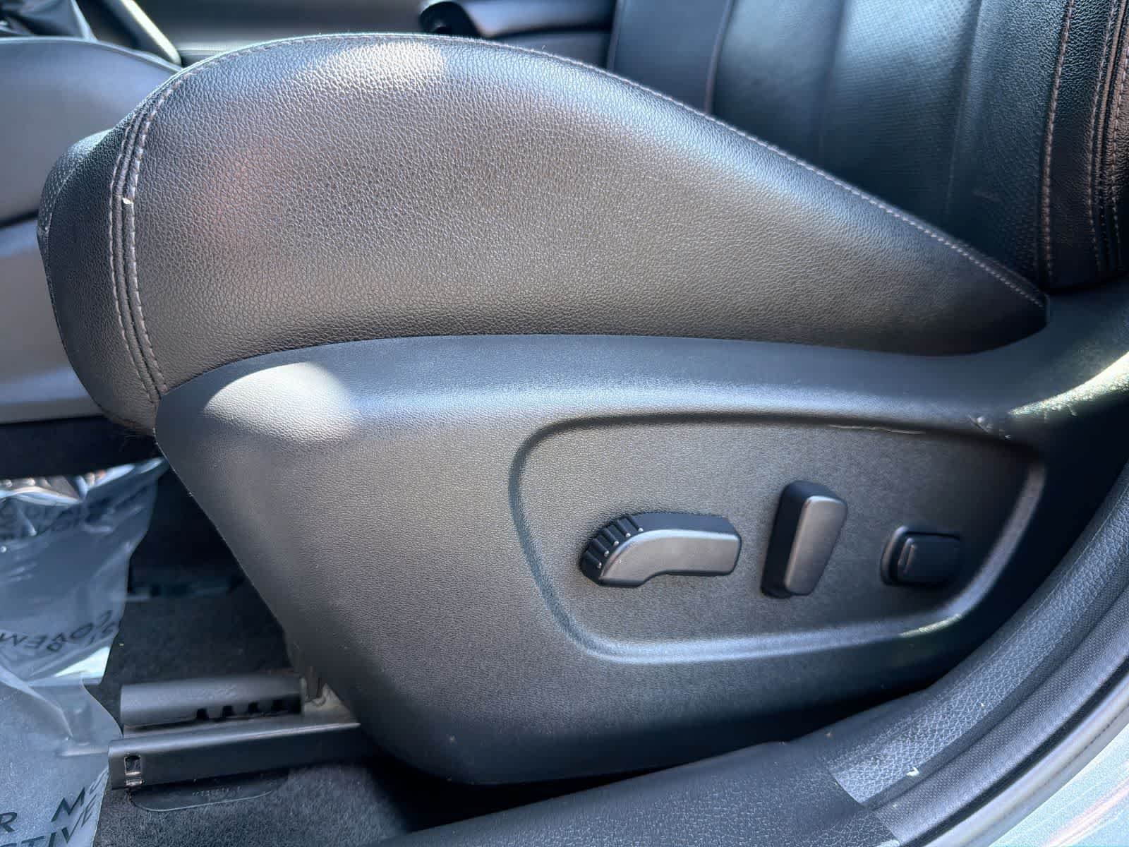 Used 2020 Gun Metallic Nissan SL image 18