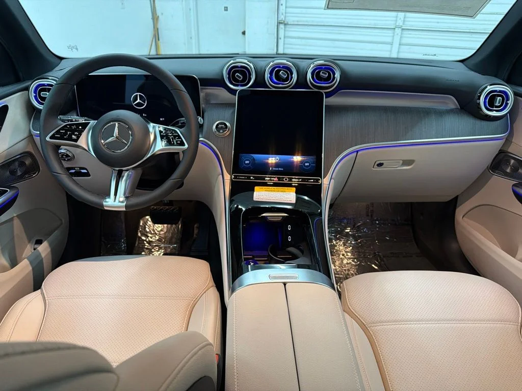 New 2027 Black Mercedes-Benz GLC 300 image 23